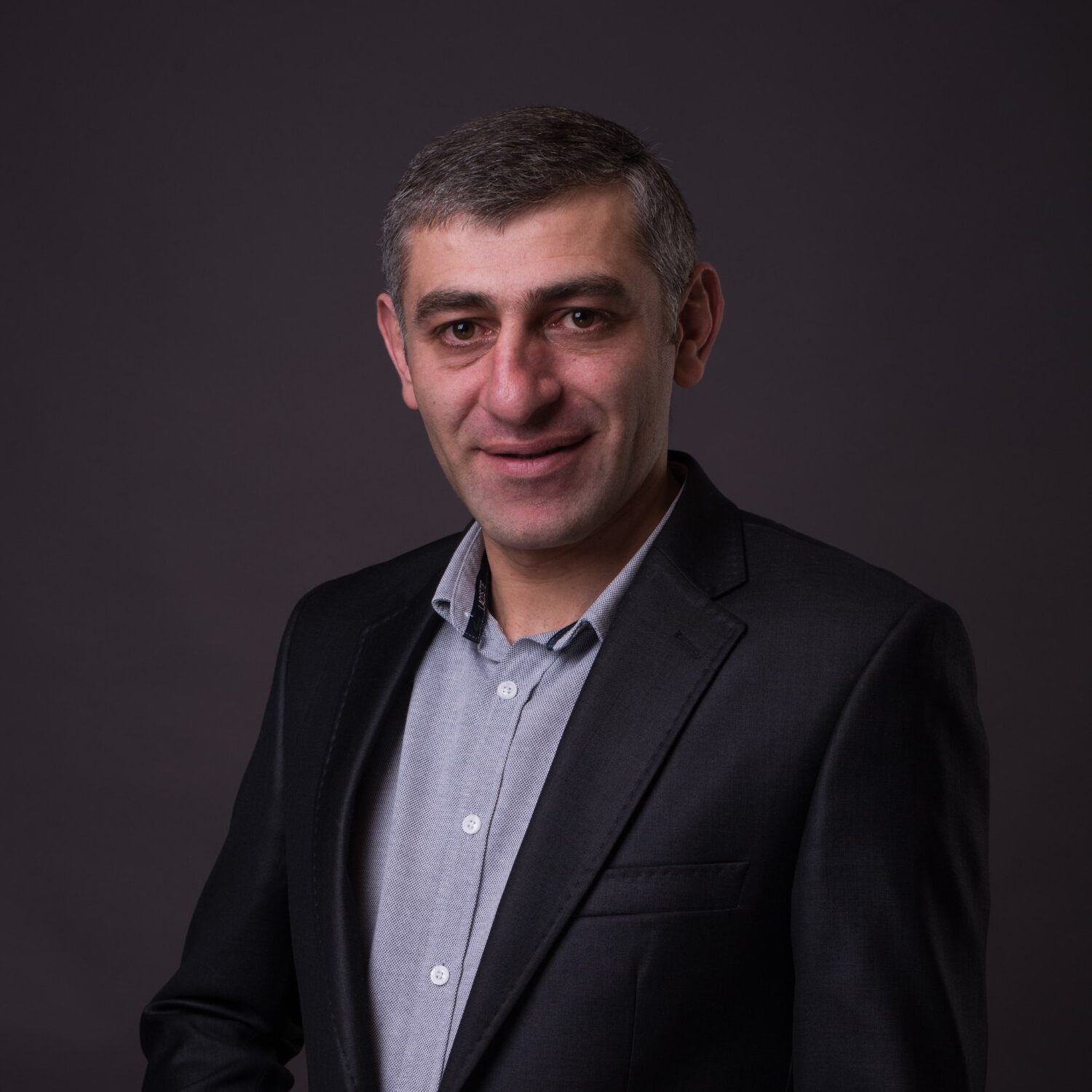 ԶԱՎԵՆ ՀՈՎՀԱՆՆԻՍՅԱՆ